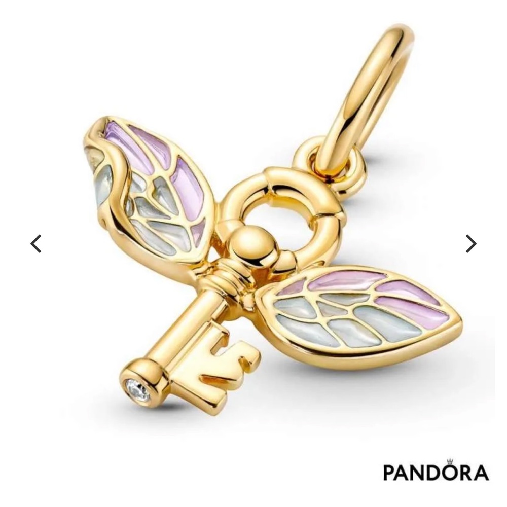 New Pandora Harry Potter, Winged Key Pendant RETIRED